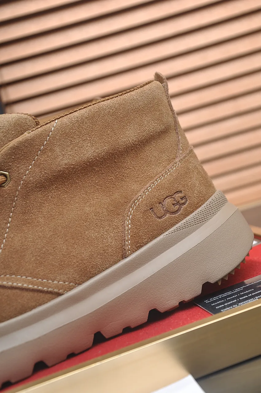 Men's shoes 💰580💶【UGG】(full genuine wool lining) Please pay attention to the original quality and compare the thickness of the wool 🏮🏮Hot style Martin boots from Australia's warm luxury brand men's shoes, official website synchronization, Beckham men's style..., made of imported top-layer waxed cowhide, waxed toe, Australian real wool velvet lining Carefully sewn...Imported rubber Martin boots outsole (comfortable, soft and wear-resistant). I really like the quality...Exquisite workmanship, you can't put it down once you see it. Code number 39-44